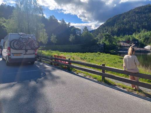 Einem Ort wurde ein Foto hinzugefügt