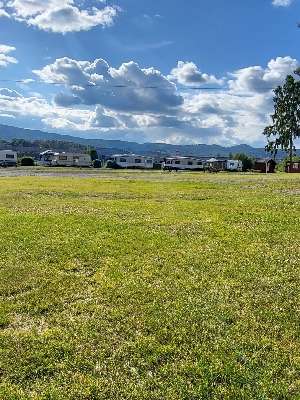 Einem Ort wurde ein Foto hinzugefügt