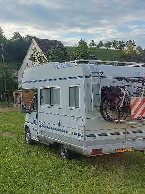 Einem Ort wurde ein Foto hinzugefügt