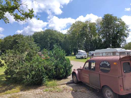 Einem Ort wurde ein Foto hinzugefügt
