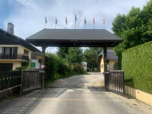 Einem Ort wurde ein Foto hinzugefügt