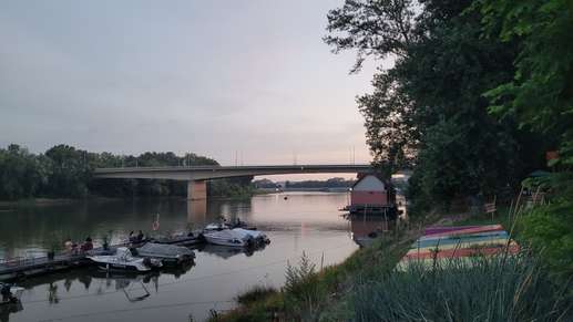 Einem Ort wurde ein Foto hinzugefügt