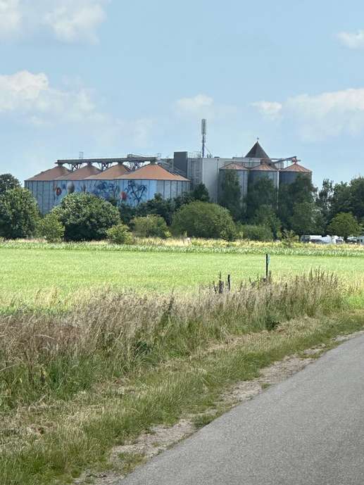 Einem Ort wurde ein Foto hinzugefügt