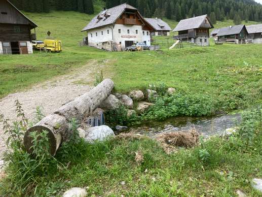 Einem Ort wurde ein Foto hinzugefügt