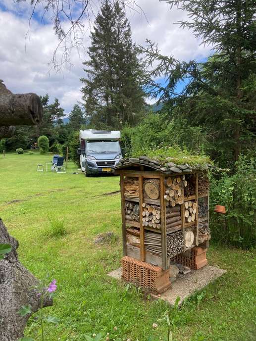 Einem Ort wurde ein Foto hinzugefügt