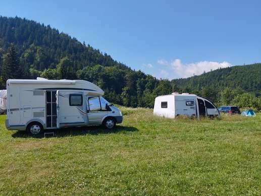 Einem Ort wurde ein Foto hinzugefügt
