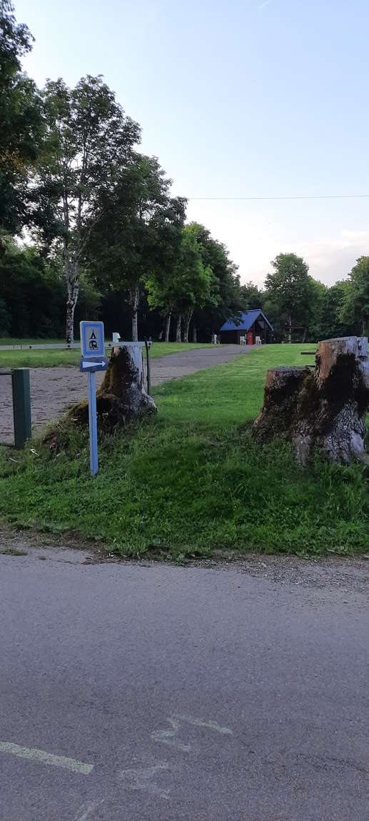 Einem Ort wurde ein Foto hinzugefügt