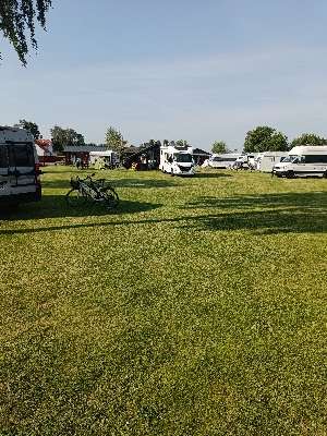 Einem Ort wurde ein Foto hinzugefügt
