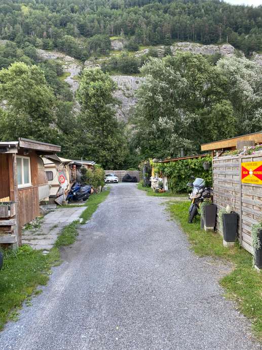 Einem Ort wurde ein Foto hinzugefügt