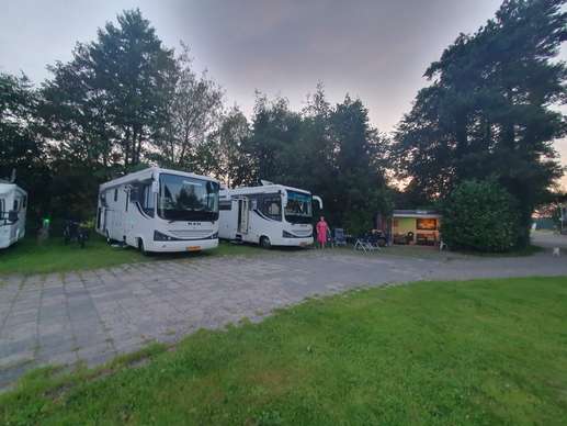 Einem Ort wurde ein Foto hinzugefügt