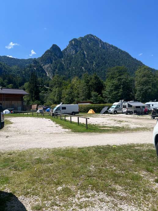 Einem Ort wurde ein Foto hinzugefügt