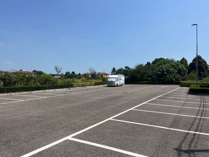 Parcheggio Via Scaiola