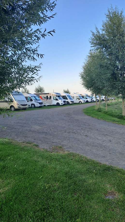 Einem Ort wurde ein Foto hinzugefügt