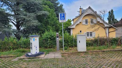 Einem Ort wurde ein Foto hinzugefügt