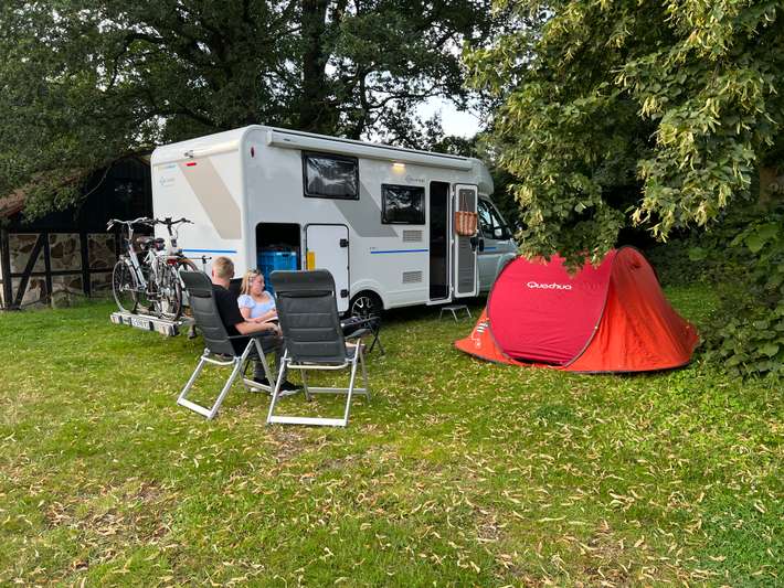 Parking Hof am Mittellandkanal