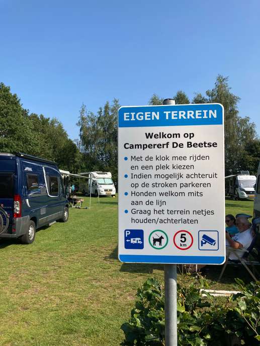 Einem Ort wurde ein Foto hinzugefügt