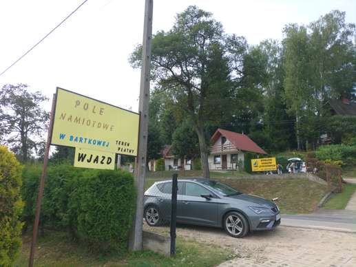 Einem Ort wurde ein Foto hinzugefügt
