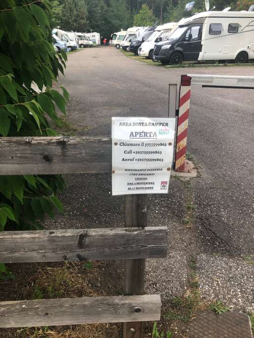 Einem Ort wurde ein Foto hinzugefügt