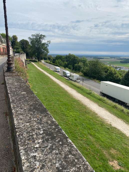 Einem Ort wurde ein Foto hinzugefügt