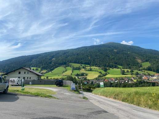 Einem Ort wurde ein Foto hinzugefügt