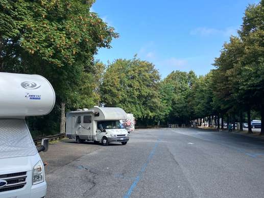 Einem Ort wurde ein Foto hinzugefügt