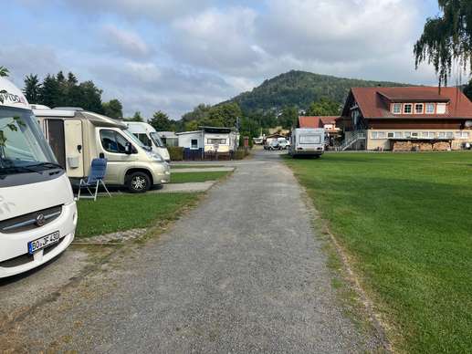 Einem Ort wurde ein Foto hinzugefügt