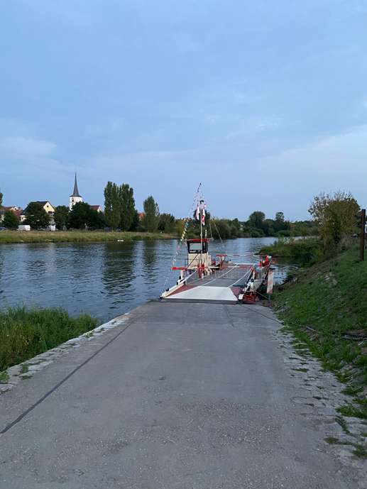 Einem Ort wurde ein Foto hinzugefügt