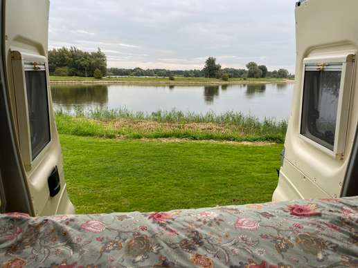 Een foto toegevoegd aan een locatie