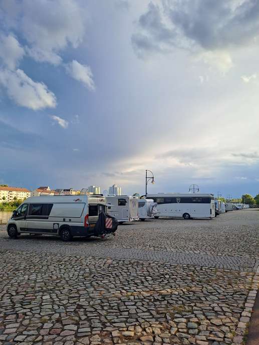 Einem Ort wurde ein Foto hinzugefügt