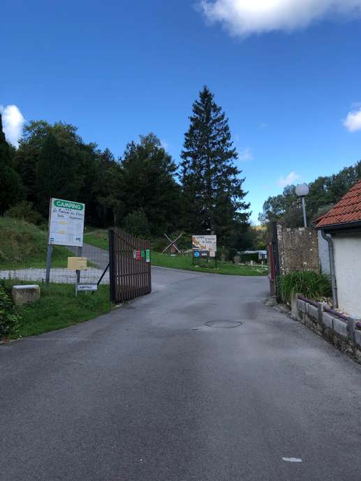 Einem Ort wurde ein Foto hinzugefügt
