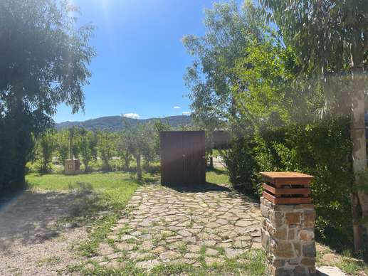 Added a photo to a location