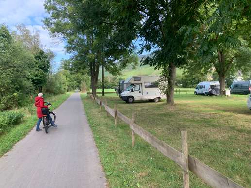 Einem Ort wurde ein Foto hinzugefügt