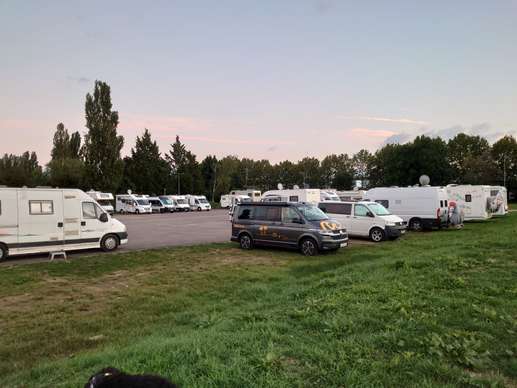 Einem Ort wurde ein Foto hinzugefügt