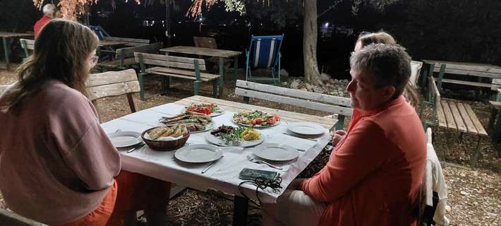 Kamping Himara.
