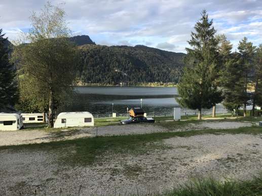 Einem Ort wurde ein Foto hinzugefügt