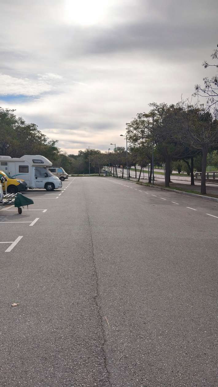 Avinguda Europa, 345 Parking