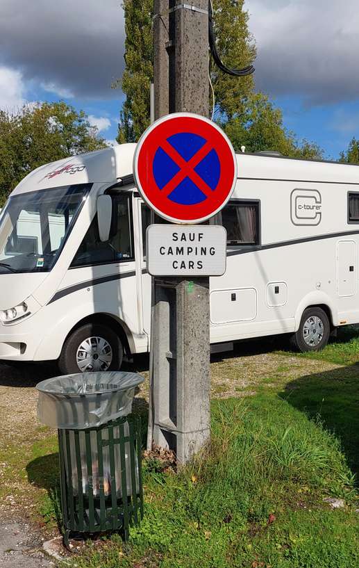 Einem Ort wurde ein Foto hinzugefügt