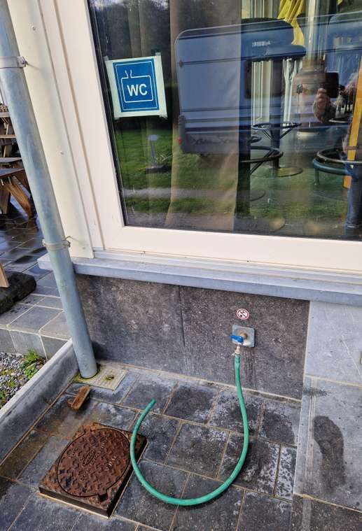 Einem Ort wurde ein Foto hinzugefügt