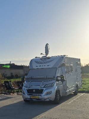 Einem Ort wurde ein Foto hinzugefügt