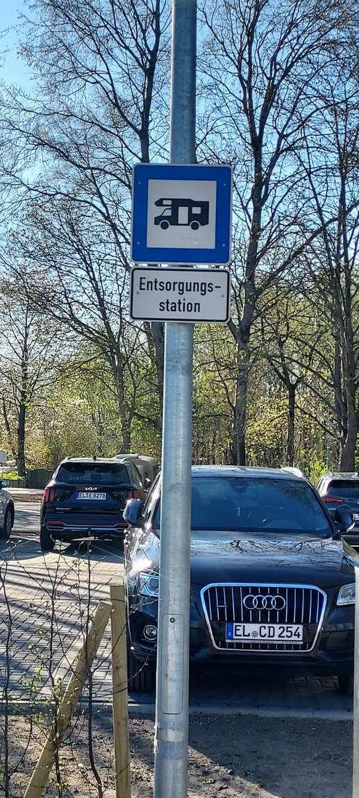 Einem Ort wurde ein Foto hinzugefügt