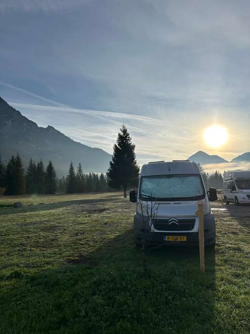 Einem Ort wurde ein Foto hinzugefügt