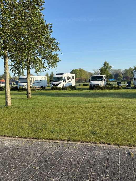 Einem Ort wurde ein Foto hinzugefügt