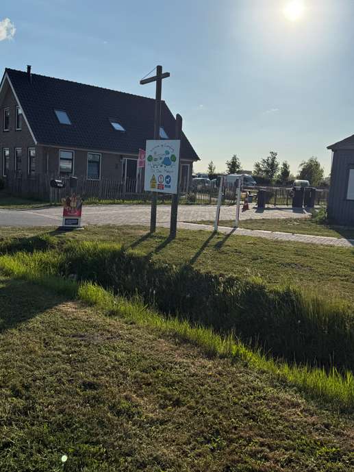 Einem Ort wurde ein Foto hinzugefügt