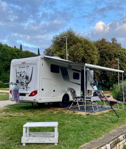 Einem Ort wurde ein Foto hinzugefügt