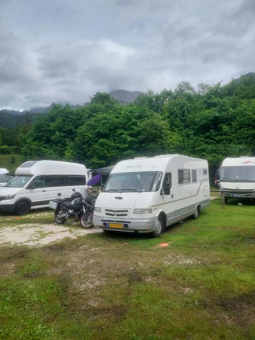 Einem Ort wurde ein Foto hinzugefügt