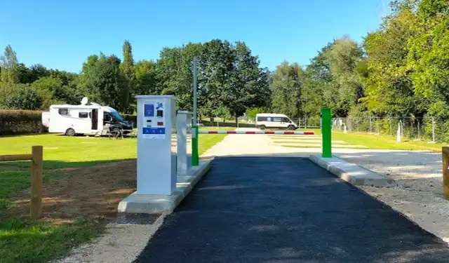 Camping-Car Park de Les Villages-Vovéens
