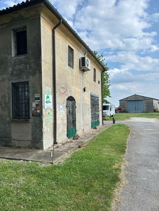 Einem Ort wurde ein Foto hinzugefügt