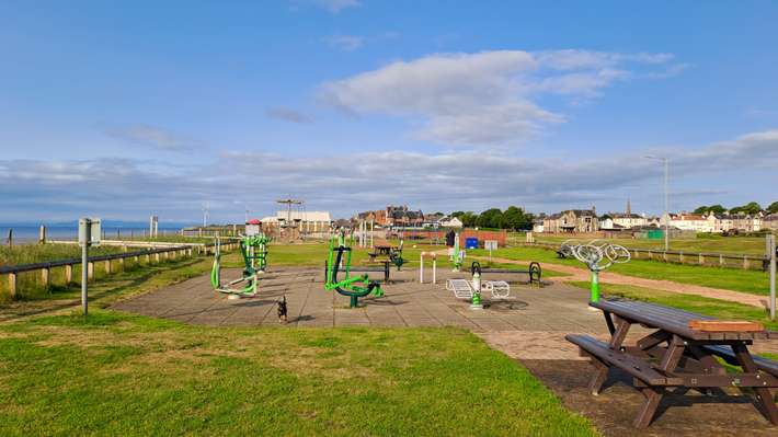 Parking Leven beach