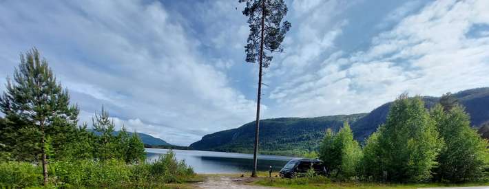 Wildkampeerplek aan de Byglandsfjorden gaat binnenkort sluiten de eigenaar heeft vandaag de slagboom opgemeten die hij gaat plaatsen dus geen plek meer voor hoge voertuigen helaas