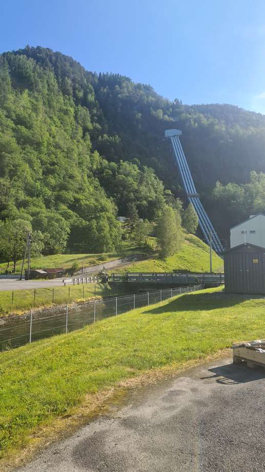 Einem Ort wurde ein Foto hinzugefügt